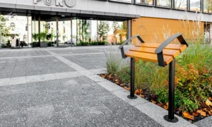 Městské opěrátko s područkou Skarabeus