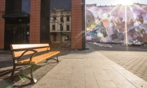 Ławka parkowa Łódzka z podłokietnikiem