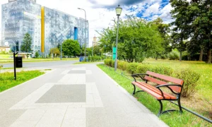 Ławka parkowa Łódzka z podłokietnikiem