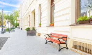 Ławka parkowa Łódzka z podłokietnikiem