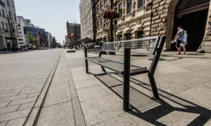 Lavička Gladiátor Solid s loketní opěrkou