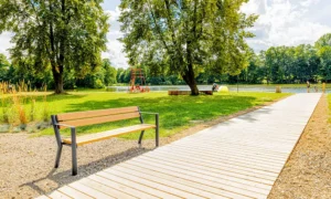 Lavička Gladiátor s loketní opěrkou