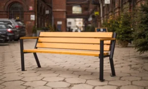 Lavička Gladiator BIS s dřevěnou loketní opěrkou