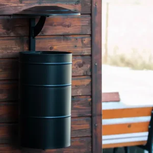 Odpadkový koš - "Urban" se stříškou na zeď