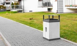 Odpadkový koš Roma se stíškou