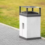 Odpadkový koš Roma se stíškou