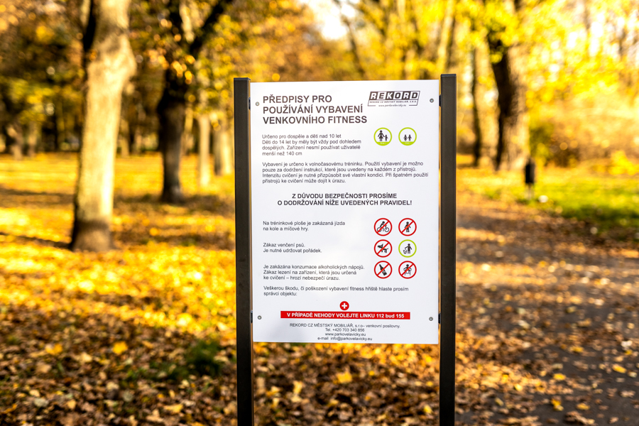 Tabule se zásadami a pravidly