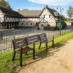 Lavička Agora s prostorem pro invalidní